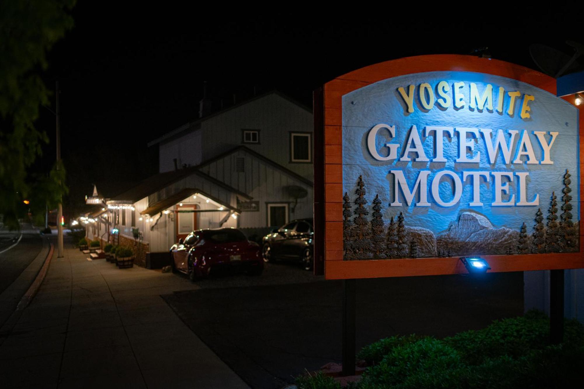 Yosemite Gateway Lee Vining