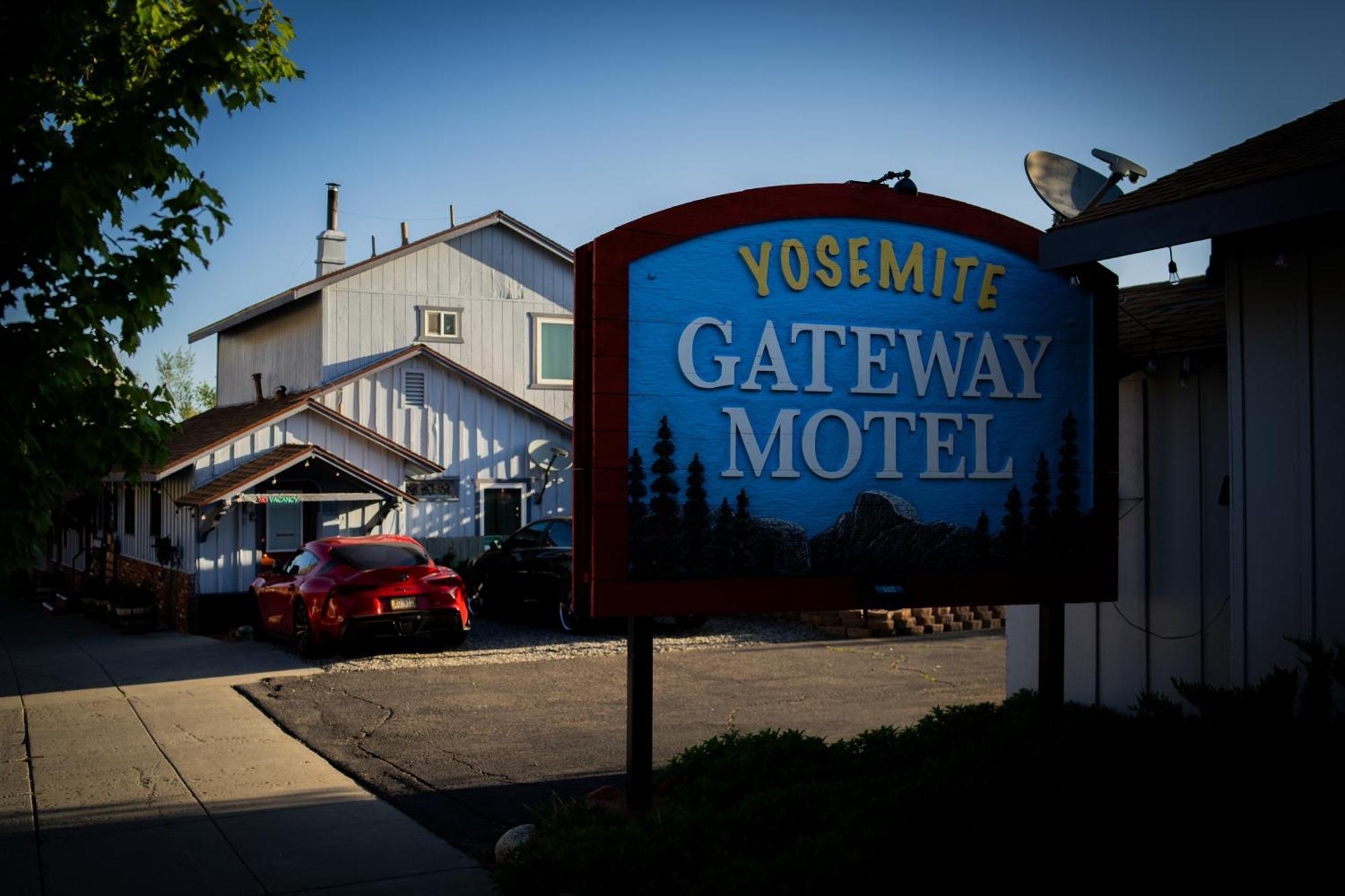 Motel Yosemite Gateway *